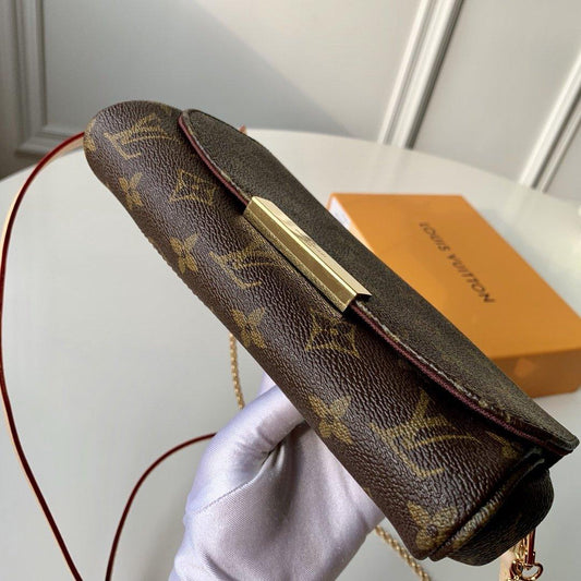 Louis Vuitton Favorite PM Monogram Canvas
